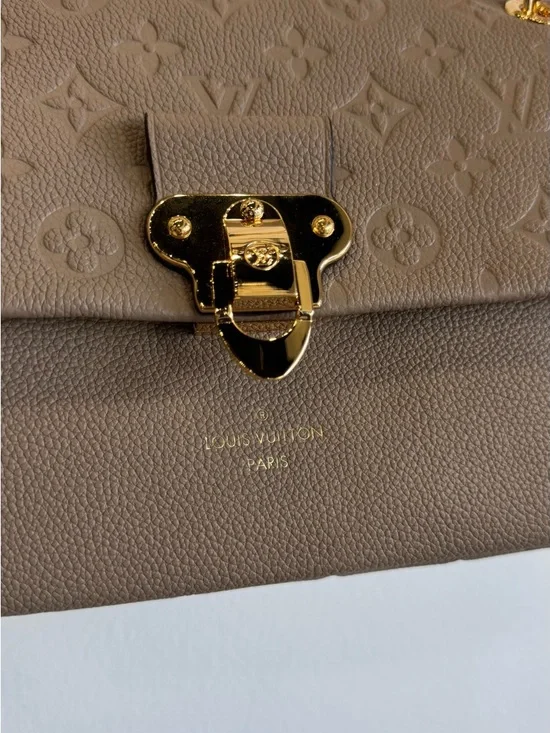 Designer-Style Taupe Leather Shoulder Bag with Gold Chain - Picture 8 of 10